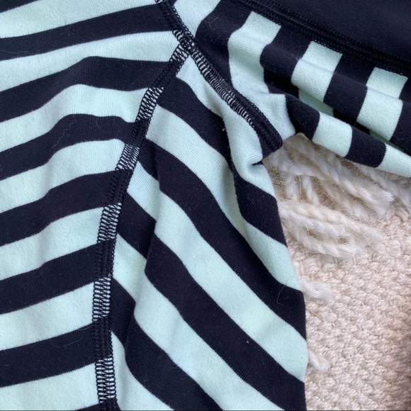 LULULEMON sea stripe mint and black striped Run: Reflect long sleeve tee 4 - Picture 4 of 11